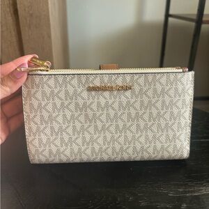 Michael Kors Cream Wallet